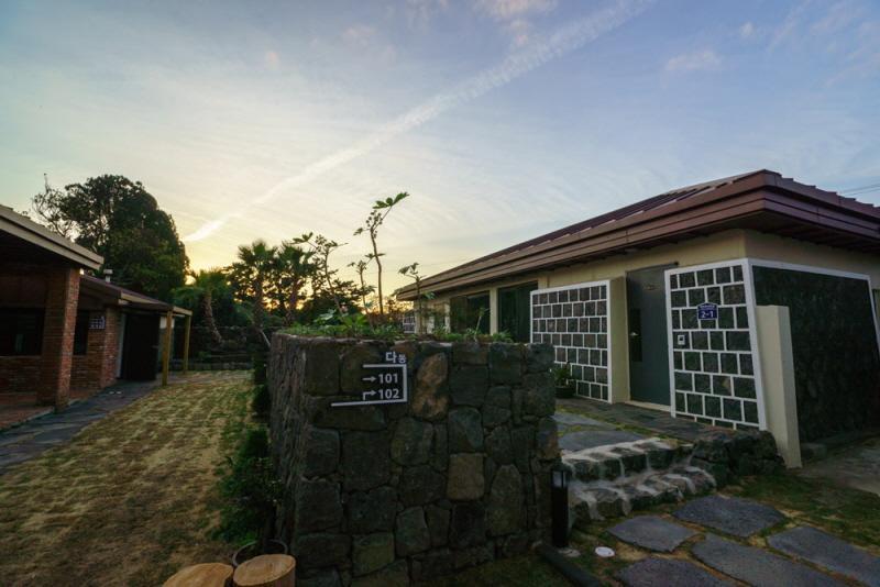 Misoga Pension Seogwipo Exterior foto